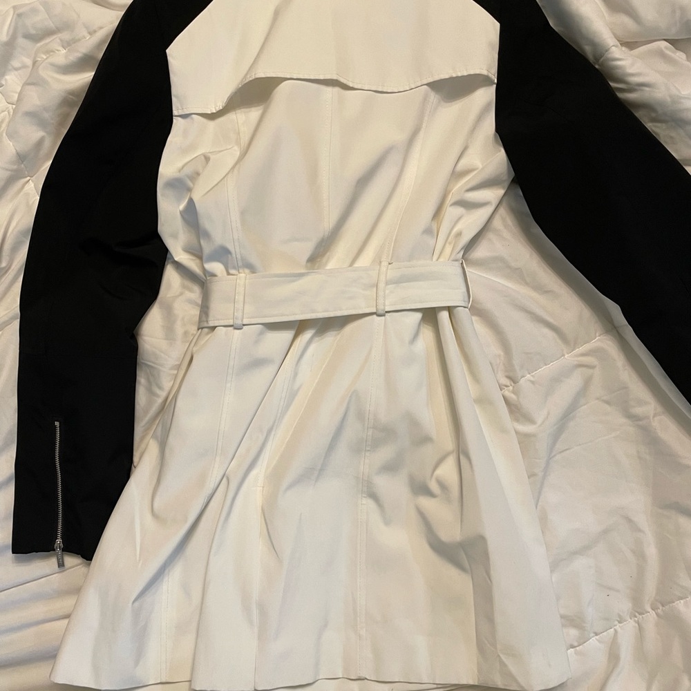 Calvin Klein trench coat - Picture 5 of 6